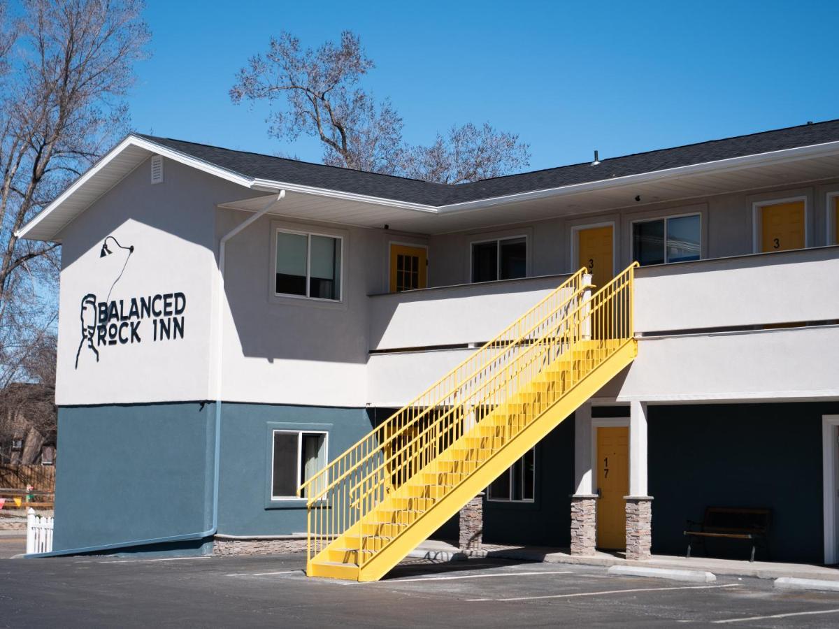Balanced Rock Inn Фрута Екстериор снимка