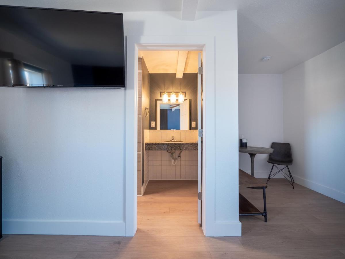 Balanced Rock Inn Фрута Екстериор снимка