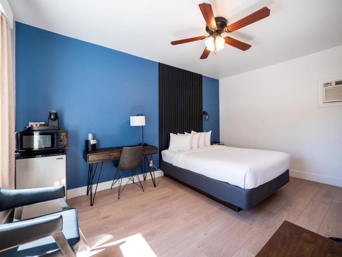 Balanced Rock Inn Фрута Екстериор снимка